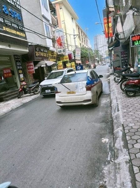 Bán nhà 5 tầng có thang máy tại Lê Đại Hành, Hai Bà Trưng, Hà Nội